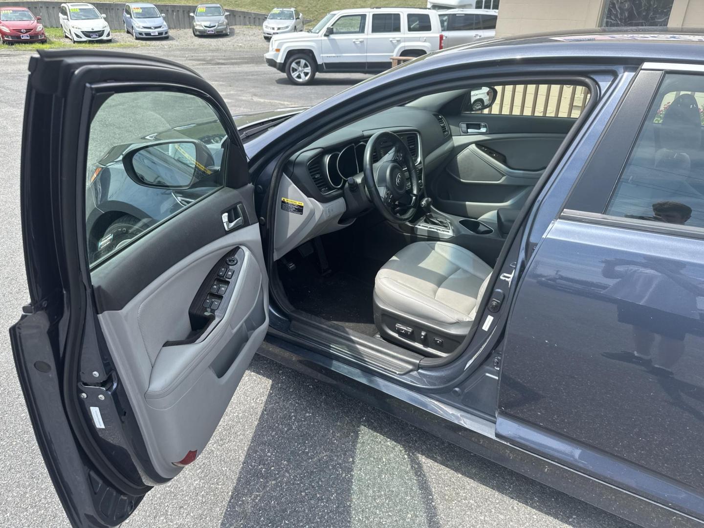 2015 Grey Kia Optima EX (5XXGN4A72FG) with an 2.4L L4 DOHC 16V engine, 6-Speed Automatic transmission, located at 5700 Curlew Drive, Norfolk, VA, 23502, (757) 455-6330, 36.841885, -76.209412 - Photo#7