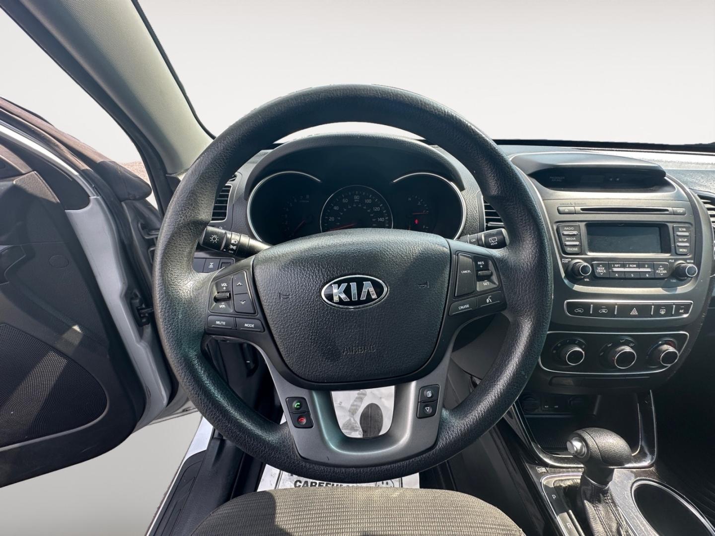 2015 Silver Kia Sorento LX AWD (5XYKTCA60FG) with an 2.4L L4 DOHC 16V engine, 6-Speed Automatic transmission, located at 5700 Curlew Drive, Norfolk, VA, 23502, (757) 455-6330, 36.841885, -76.209412 - Photo#11