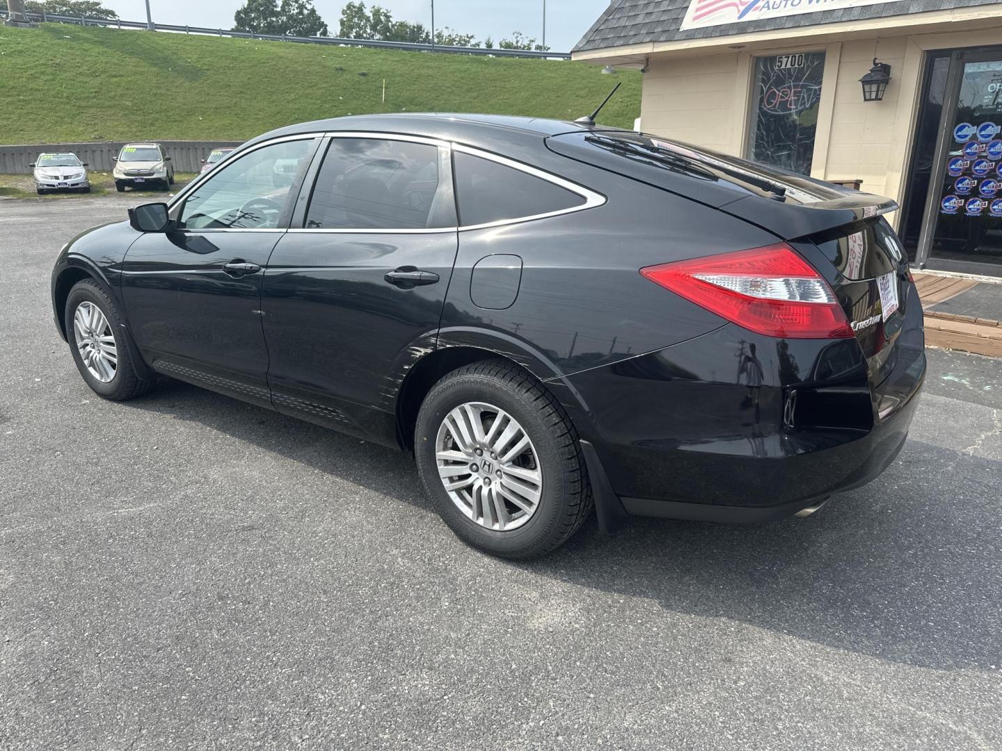 2012 Black Honda Crosstour EX 2WD (5J6TF3H33CL) with an 2.4L L4 DOHC 16V engine, 5-Speed Automatic transmission, located at 5700 Curlew Drive, Norfolk, VA, 23502, (757) 455-6330, 36.841885, -76.209412 - Photo#1