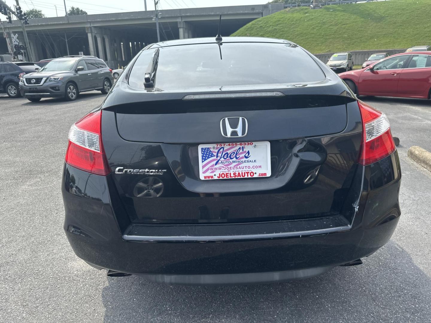 2012 Black Honda Crosstour EX 2WD (5J6TF3H33CL) with an 2.4L L4 DOHC 16V engine, 5-Speed Automatic transmission, located at 5700 Curlew Drive, Norfolk, VA, 23502, (757) 455-6330, 36.841885, -76.209412 - Photo#2