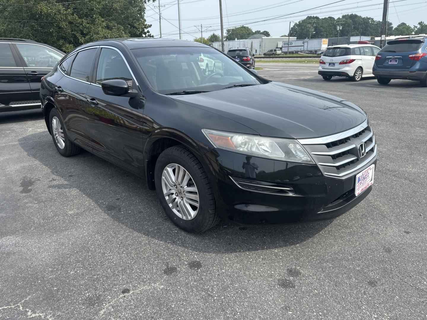 2012 Black Honda Crosstour EX 2WD (5J6TF3H33CL) with an 2.4L L4 DOHC 16V engine, 5-Speed Automatic transmission, located at 5700 Curlew Drive, Norfolk, VA, 23502, (757) 455-6330, 36.841885, -76.209412 - Photo#4