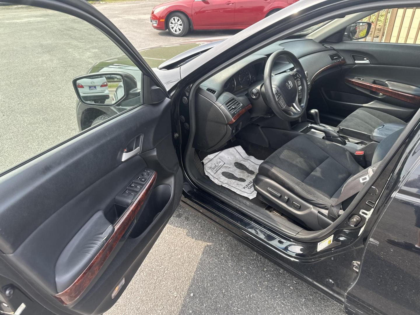 2012 Black Honda Crosstour EX 2WD (5J6TF3H33CL) with an 2.4L L4 DOHC 16V engine, 5-Speed Automatic transmission, located at 5700 Curlew Drive, Norfolk, VA, 23502, (757) 455-6330, 36.841885, -76.209412 - Photo#6