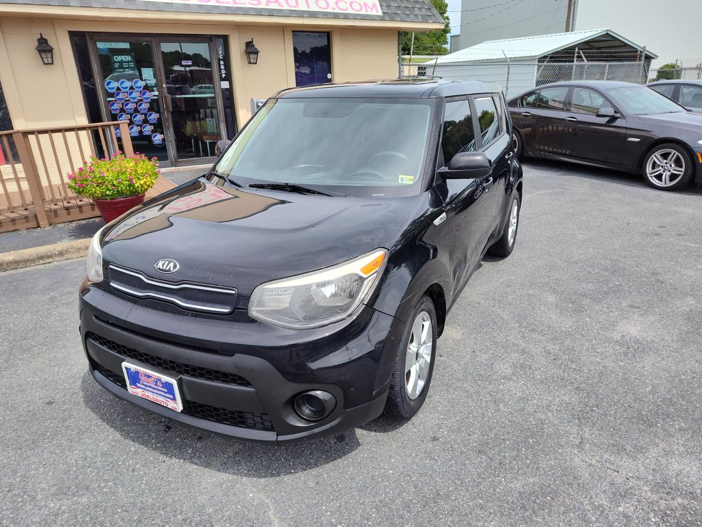 2017 Kia Soul ! (KNDJN2A27H7) with an 1.6L L4 DOHC 16V engine, 6A transmission, located at 5700 Curlew Drive, Norfolk, VA, 23502, (757) 455-6330, 36.841885, -76.209412 - Photo#4