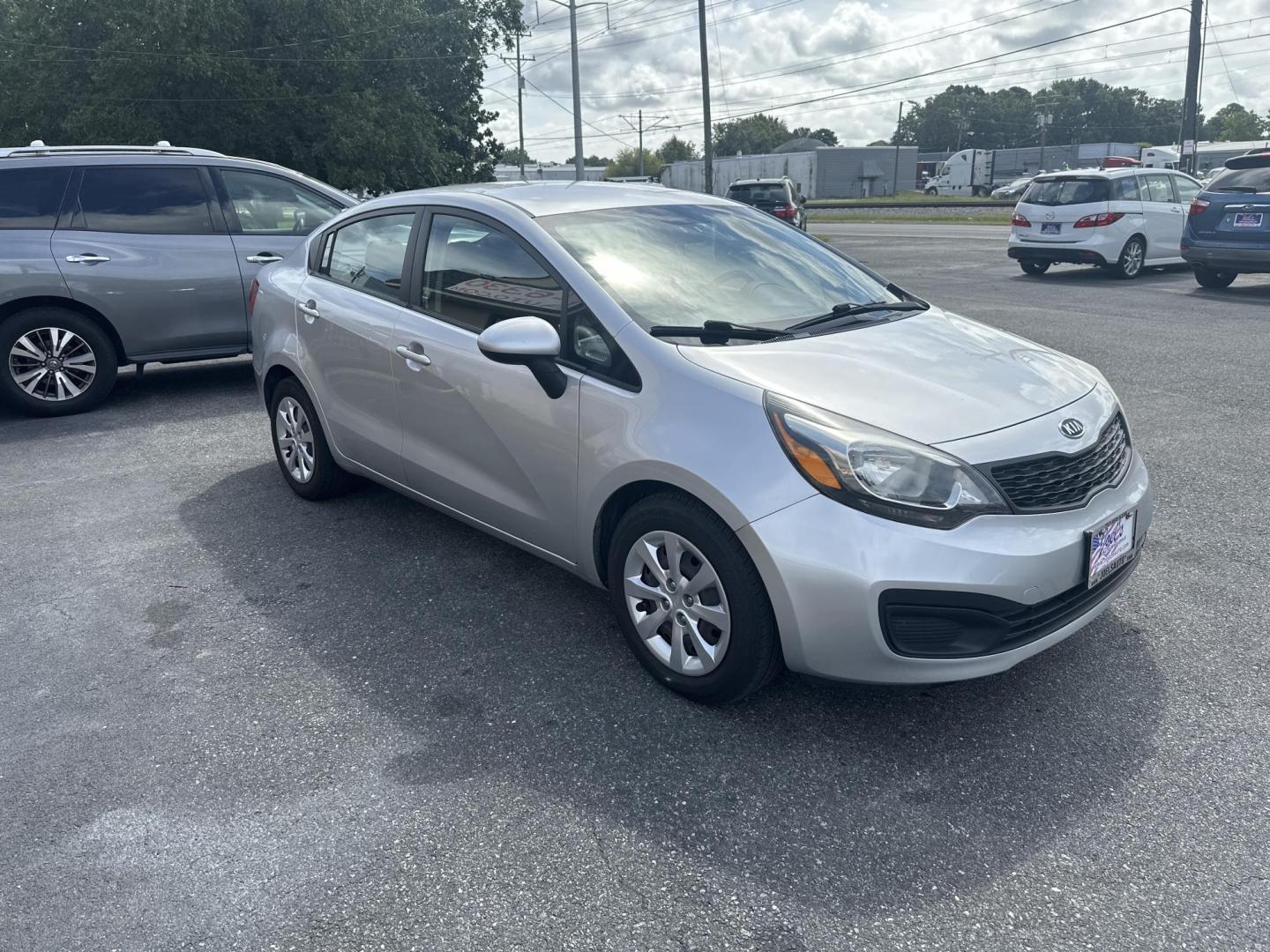 2012 Kia Rio LX (KNADM4A30C6) with an 1.6L L4 DOHC 16V engine, located at 5700 Curlew Drive, Norfolk, VA, 23502, (757) 455-6330, 36.841885, -76.209412 - Photo#4