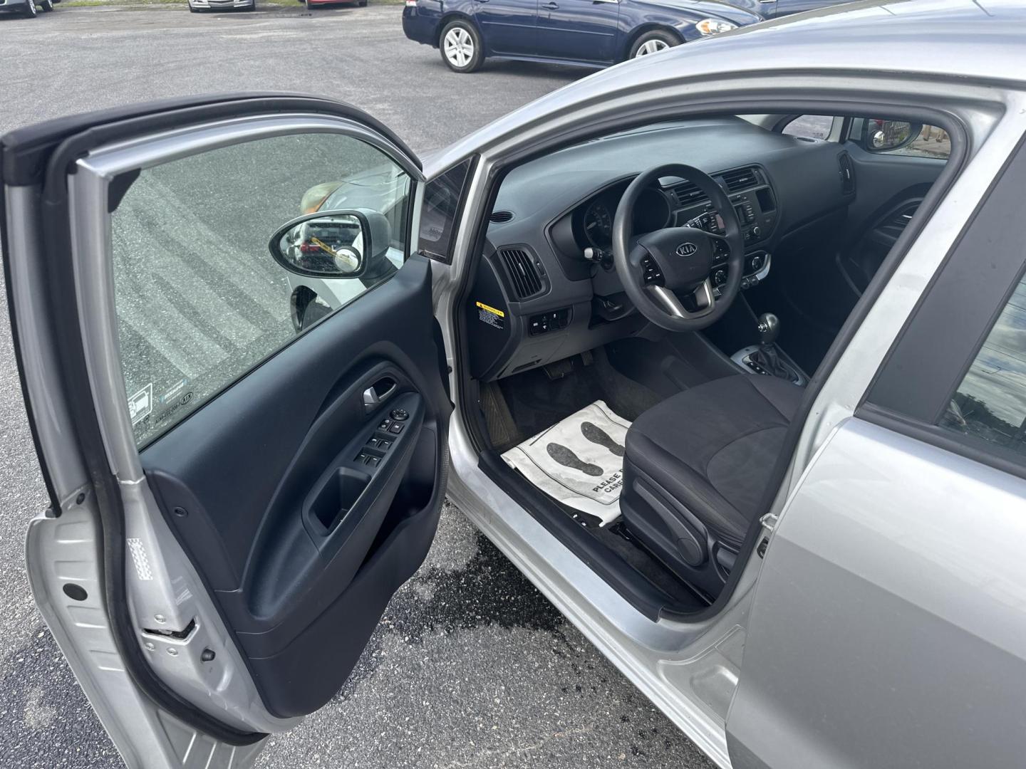 2012 Kia Rio LX (KNADM4A30C6) with an 1.6L L4 DOHC 16V engine, located at 5700 Curlew Drive, Norfolk, VA, 23502, (757) 455-6330, 36.841885, -76.209412 - Photo#6