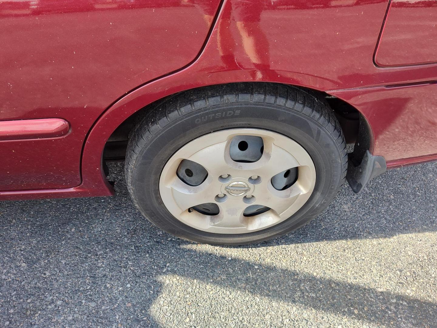 2004 Nissan Sentra 1.8 (3N1CB51DX4L) with an 1.8L L4 DOHC 16V engine, located at 5700 Curlew Drive, Norfolk, VA, 23502, (757) 455-6330, 36.841885, -76.209412 - Photo#8