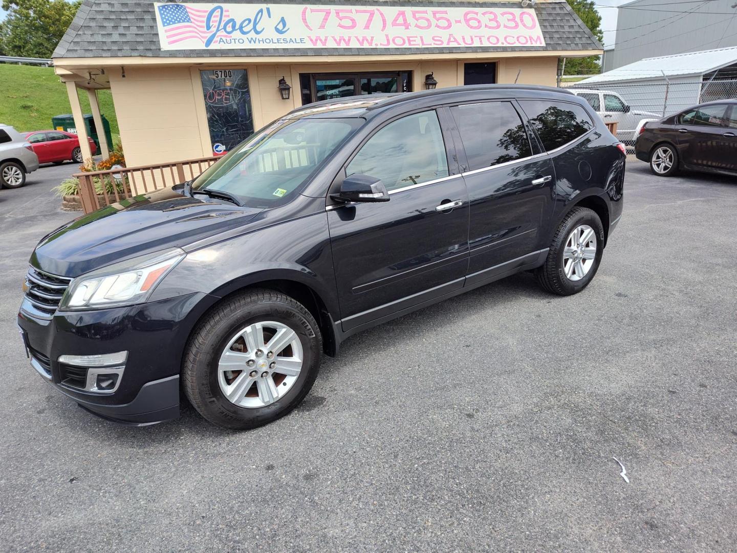 2014 Chevrolet Traverse 2LT FWD (1GNKRHKD7EJ) with an 3.6L V6 DOHC 24V engine, 6-Speed Automatic transmission, located at 5700 Curlew Drive, Norfolk, VA, 23502, (757) 455-6330, 36.841885, -76.209412 - Photo#0