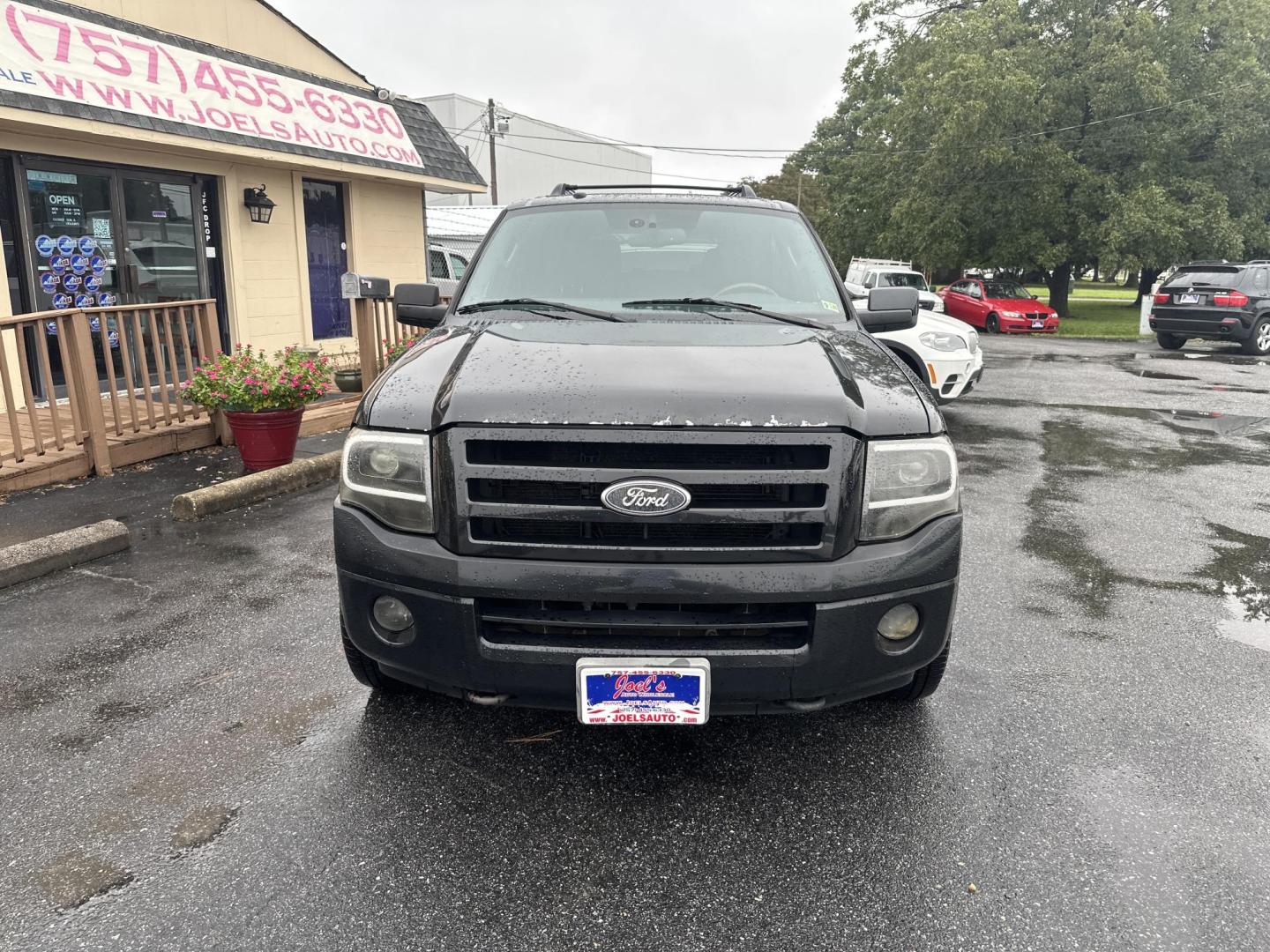 2009 Black Ford Expedition Limited 4WD (1FMFU20599E) with an 5.4L V8 SOHC 16V engine, 6-Speed Automatic transmission, located at 5700 Curlew Drive, Norfolk, VA, 23502, (757) 455-6330, 36.841885, -76.209412 - Photo#4