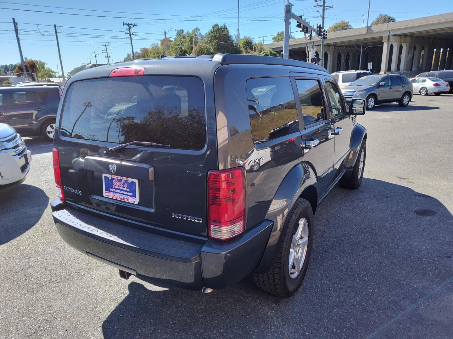 2010 Gray Dodge Nitro Heat 4WD (1D4PU4GK1AW) with an 3.7L V6 SOHC 12V engine, 4-Speed Automatic transmission, located at 5700 Curlew Drive, Norfolk, VA, 23502, (757) 455-6330, 36.841885, -76.209412 - Photo#13