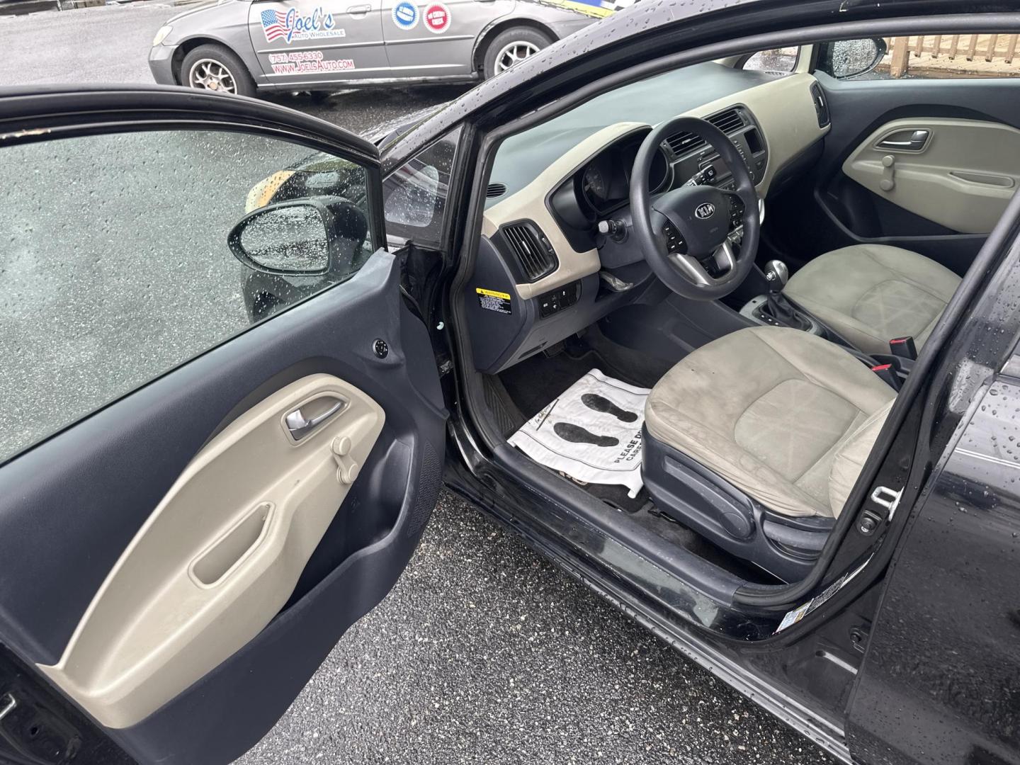 2015 Black Kia Rio5 LX 6A (KNADM5A35F6) with an 1.6L L4 DOHC 16V engine, 6-Speed Automatic transmission, located at 5700 Curlew Drive, Norfolk, VA, 23502, (757) 455-6330, 36.841885, -76.209412 - Photo#5