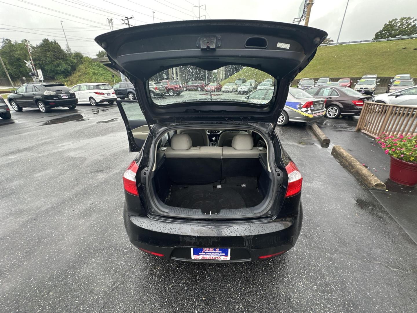 2015 Black Kia Rio5 LX 6A (KNADM5A35F6) with an 1.6L L4 DOHC 16V engine, 6-Speed Automatic transmission, located at 5700 Curlew Drive, Norfolk, VA, 23502, (757) 455-6330, 36.841885, -76.209412 - Photo#8