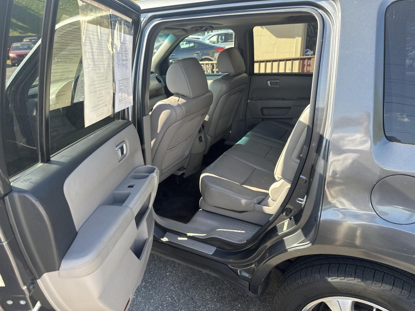 2012 Honda Pilot EX-L 4WD 5-Spd AT (5FNYF4H51CB) with an 3.5L V6 SOHC 24V engine, 5-Speed Automatic transmission, located at 5700 Curlew Dr., Norfolk, VA, 23502, (703) 554-4373, 36.841885, -76.209412 - Photo#7