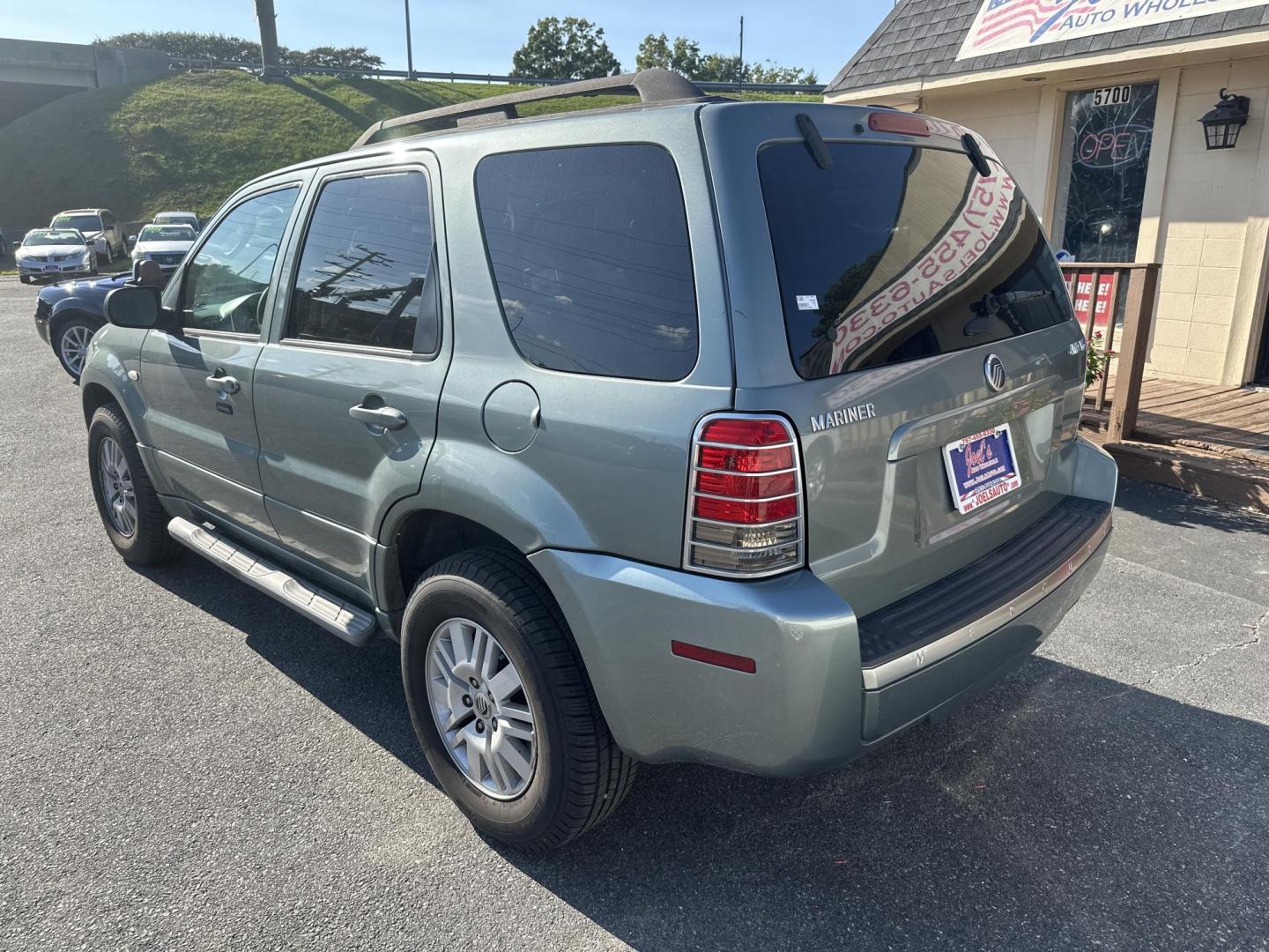 2007 Mercury Mariner Luxury 4WD (4M2CU91157K) with an 3.0L V6 DOHC 24V engine, 4-Speed Automatic transmission, located at 5700 Curlew Dr., Norfolk, VA, 23502, (703) 554-4373, 36.841885, -76.209412 - Photo#3