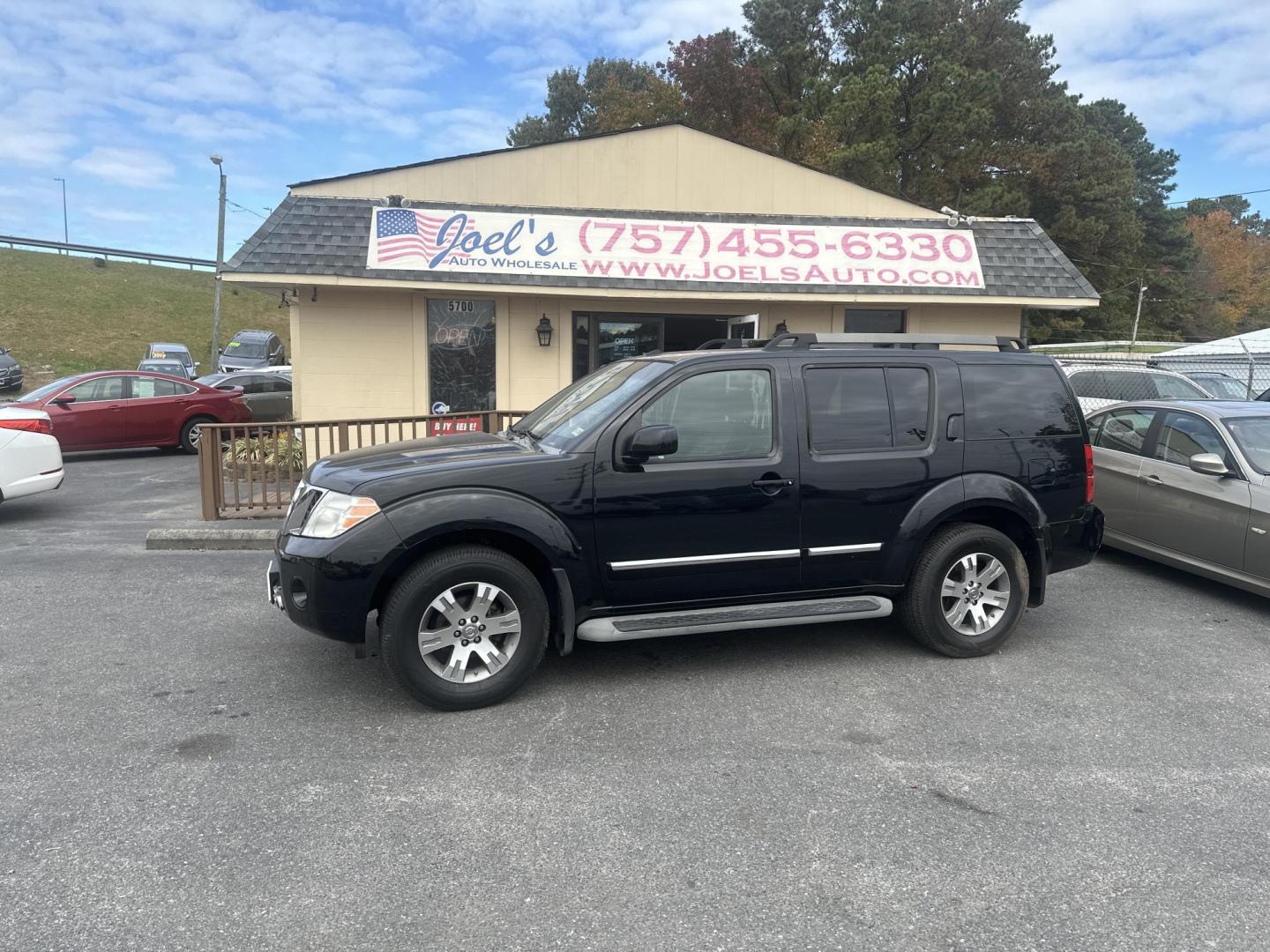 2008 Nissan Pathfinder LE 4WD (5N1AR18B68C) with an 4.0L V6 DOHC 24V engine, 5-Speed Automatic Overdrive transmission, located at 5700 Curlew Drive, Norfolk, VA, 23502, (757) 455-6330, 36.841885, -76.209412 - Photo#0