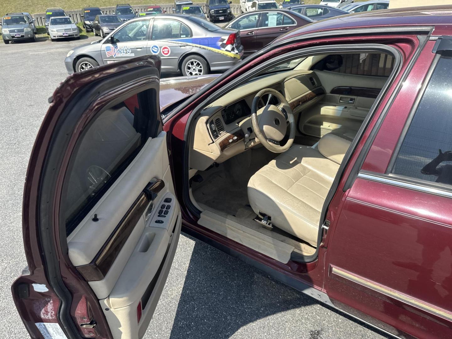 2007 Burgundy /Tan Mercury Grand Marquis LS Premium (2MEFM75VX7X) with an 4.6L V8 OHC 16V FFV engine, 4-Speed Automatic Overdrive transmission, located at 5700 Curlew Drive, Norfolk, VA, 23502, (757) 455-6330, 36.841885, -76.209412 - Photo#5