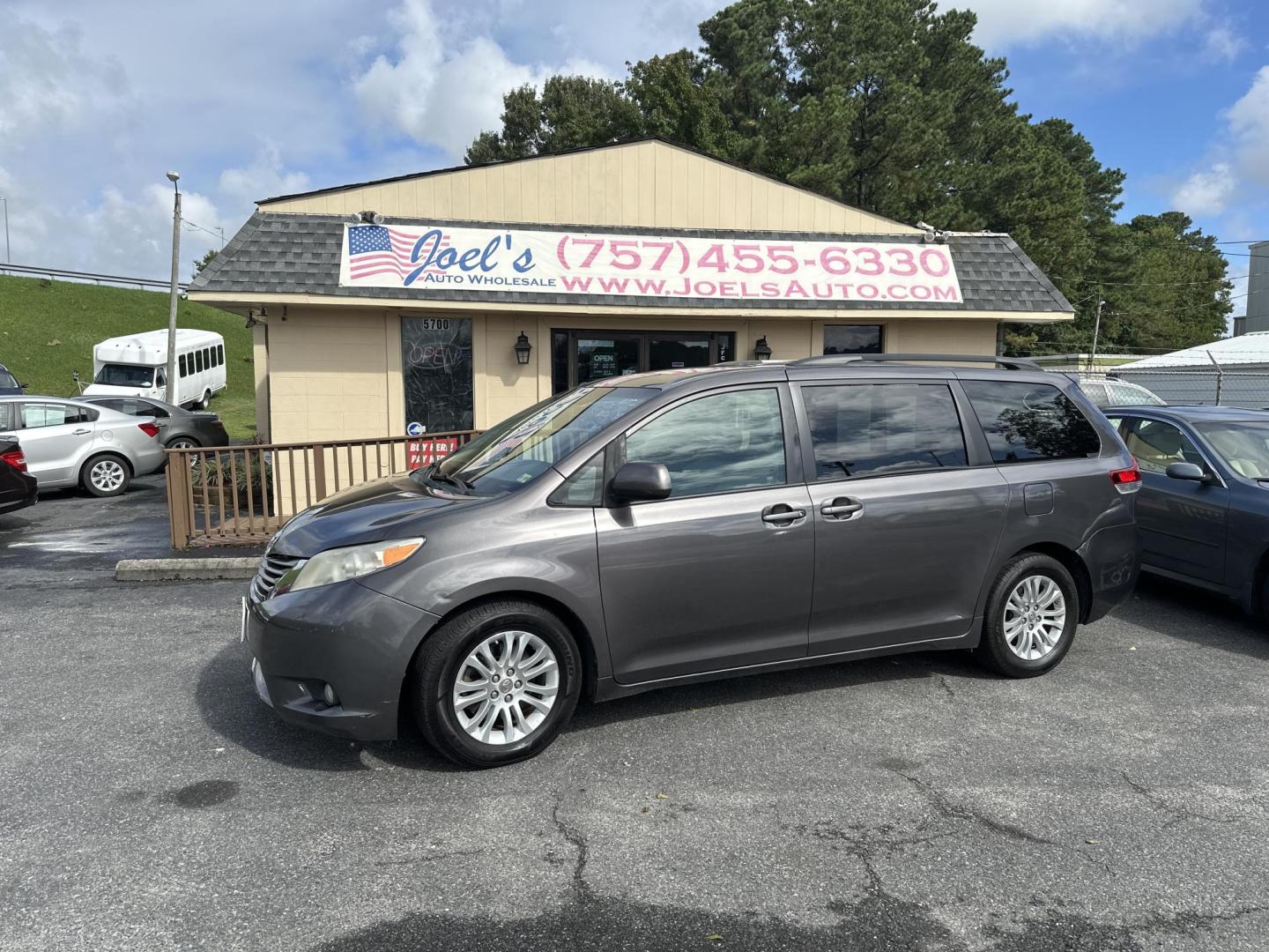 2012 Grey Toyota Sienna Limited FWD 7-Passsenger V6 (5TDYK3DC1CS) with an 3.5L V6 EFI DOHC 24V engine, 5-Speed Automatic transmission, located at 5700 Curlew Drive, Norfolk, VA, 23502, (757) 455-6330, 36.841885, -76.209412 - Photo#0