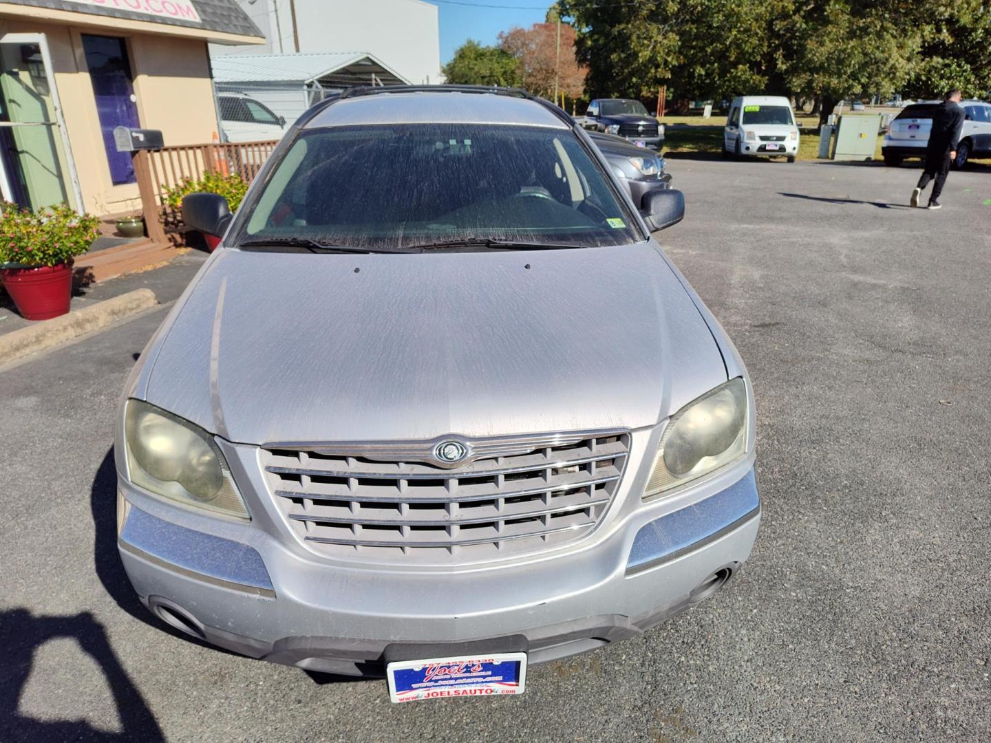 2006 Silver Chrysler Pacifica Touring AWD (2A4GF68466R) with an 3.5L V6 SOHC 24V engine, 4-Speed Automatic Overdrive transmission, located at 5700 Curlew Drive, Norfolk, VA, 23502, (757) 455-6330, 36.841885, -76.209412 - Photo#3