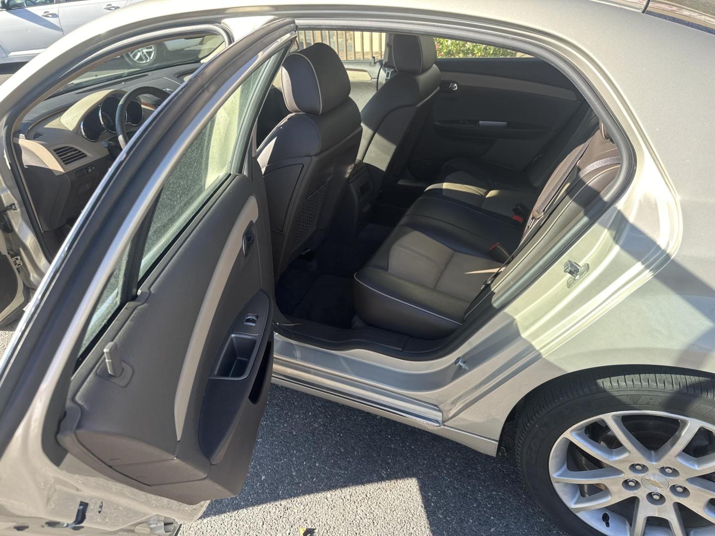 2009 Gold Chevrolet Malibu LTZ (1G1ZK57729F) with an 3.6L V6 DOHC 24V engine, 6-Speed Automatic transmission, located at 5700 Curlew Drive, Norfolk, VA, 23502, (757) 455-6330, 36.841885, -76.209412 - Photo#7