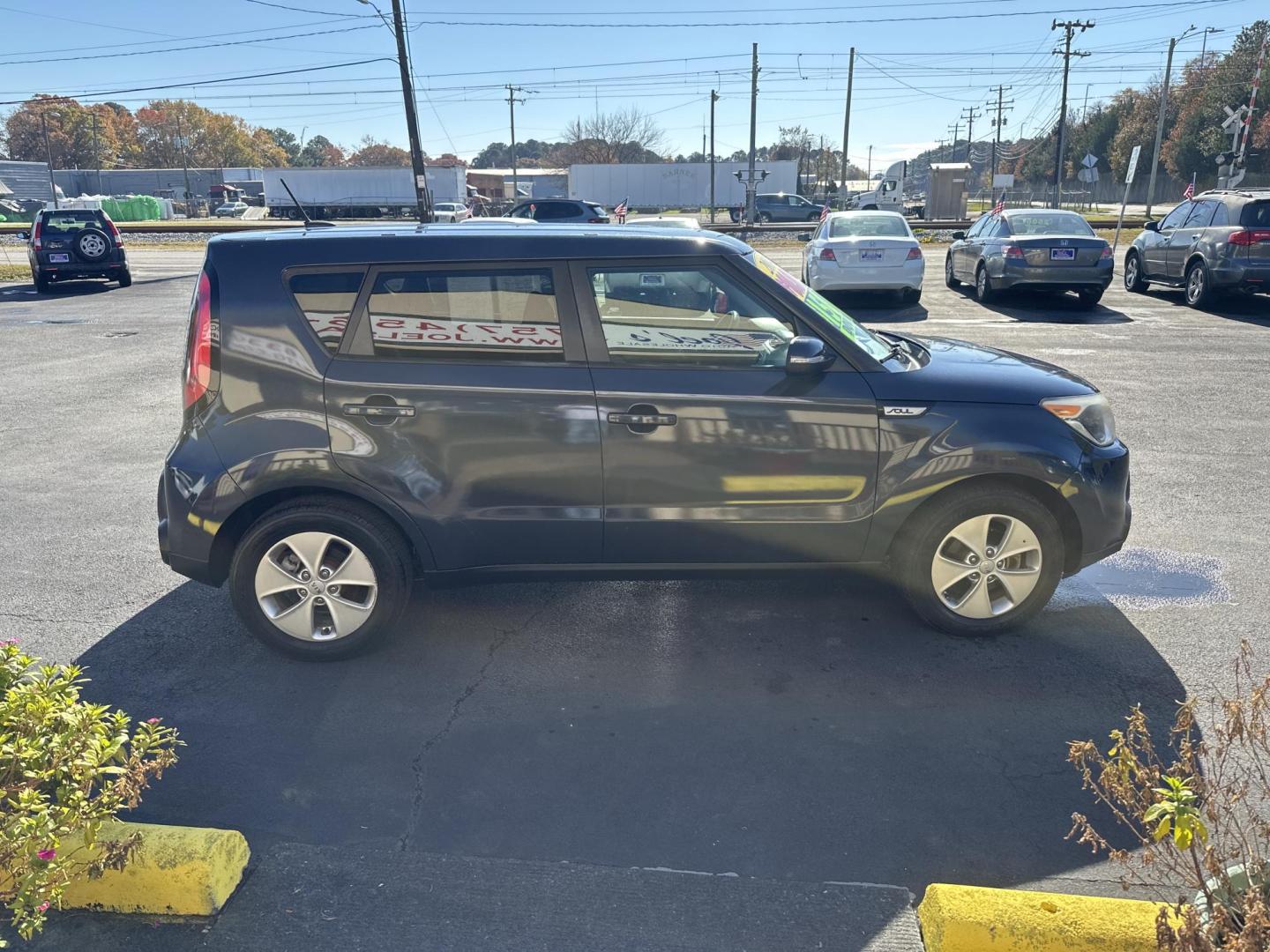 2014 Blue Kia Soul + (KNDJP3A52E7) with an 2.0L L4 DOHC 16V engine, 6-Speed Automatic transmission, located at 5700 Curlew Drive, Norfolk, VA, 23502, (757) 455-6330, 36.841885, -76.209412 - Photo#4