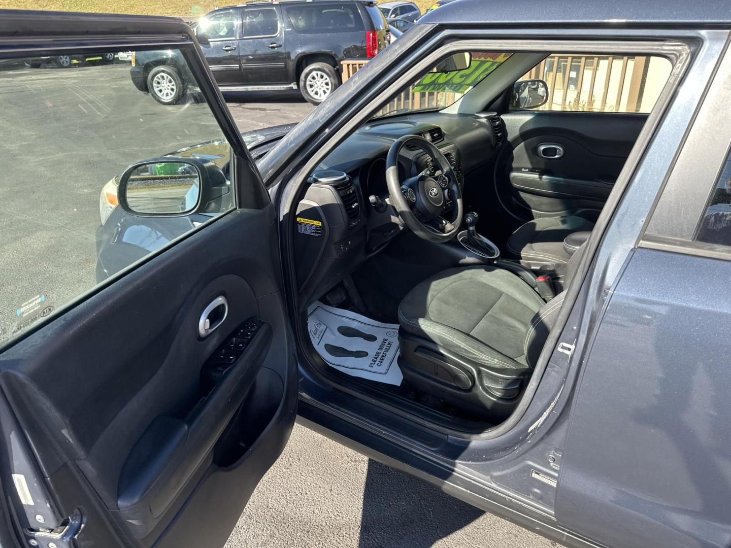 2014 Blue Kia Soul + (KNDJP3A52E7) with an 2.0L L4 DOHC 16V engine, 6-Speed Automatic transmission, located at 5700 Curlew Drive, Norfolk, VA, 23502, (757) 455-6330, 36.841885, -76.209412 - Photo#7