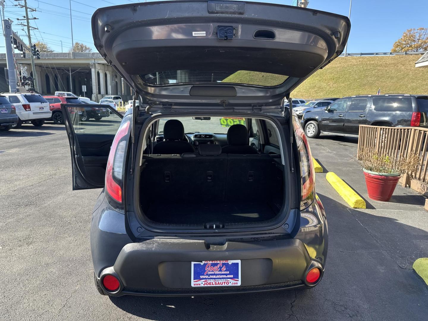 2014 Blue Kia Soul + (KNDJP3A52E7) with an 2.0L L4 DOHC 16V engine, 6-Speed Automatic transmission, located at 5700 Curlew Drive, Norfolk, VA, 23502, (757) 455-6330, 36.841885, -76.209412 - Photo#11