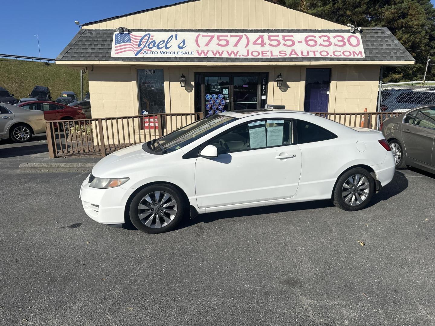 2010 WHITE Honda Civic EX Coupe 5-Speed AT (2HGFG1B84AH) with an 1.8L L4 SOHC 16V engine, 5-Speed Automatic transmission, located at 5700 Curlew Drive, Norfolk, VA, 23502, (757) 455-6330, 36.841885, -76.209412 - Photo#0