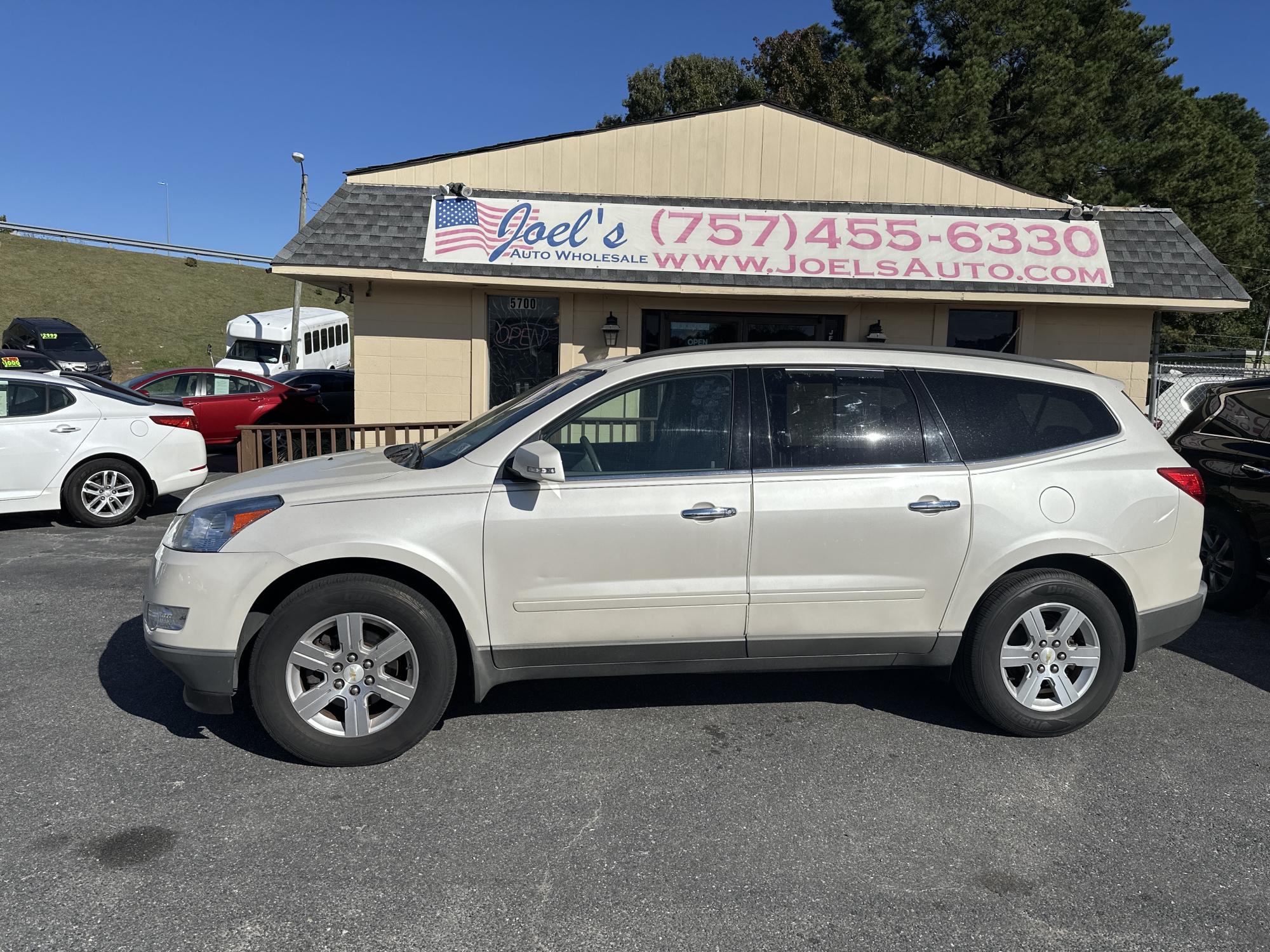 photo of 2011 Chevrolet Traverse LT AWD