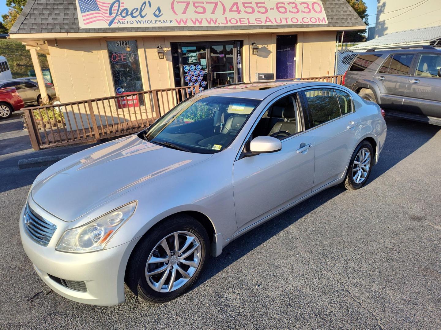 2007 Silver Infiniti G35 x AWD (JNKBV61F07M) with an 3.5L V6 DOHC 24V engine, 5-Speed Automatic Overdrive transmission, located at 5700 Curlew Drive, Norfolk, VA, 23502, (757) 455-6330, 36.841885, -76.209412 - Photo#3