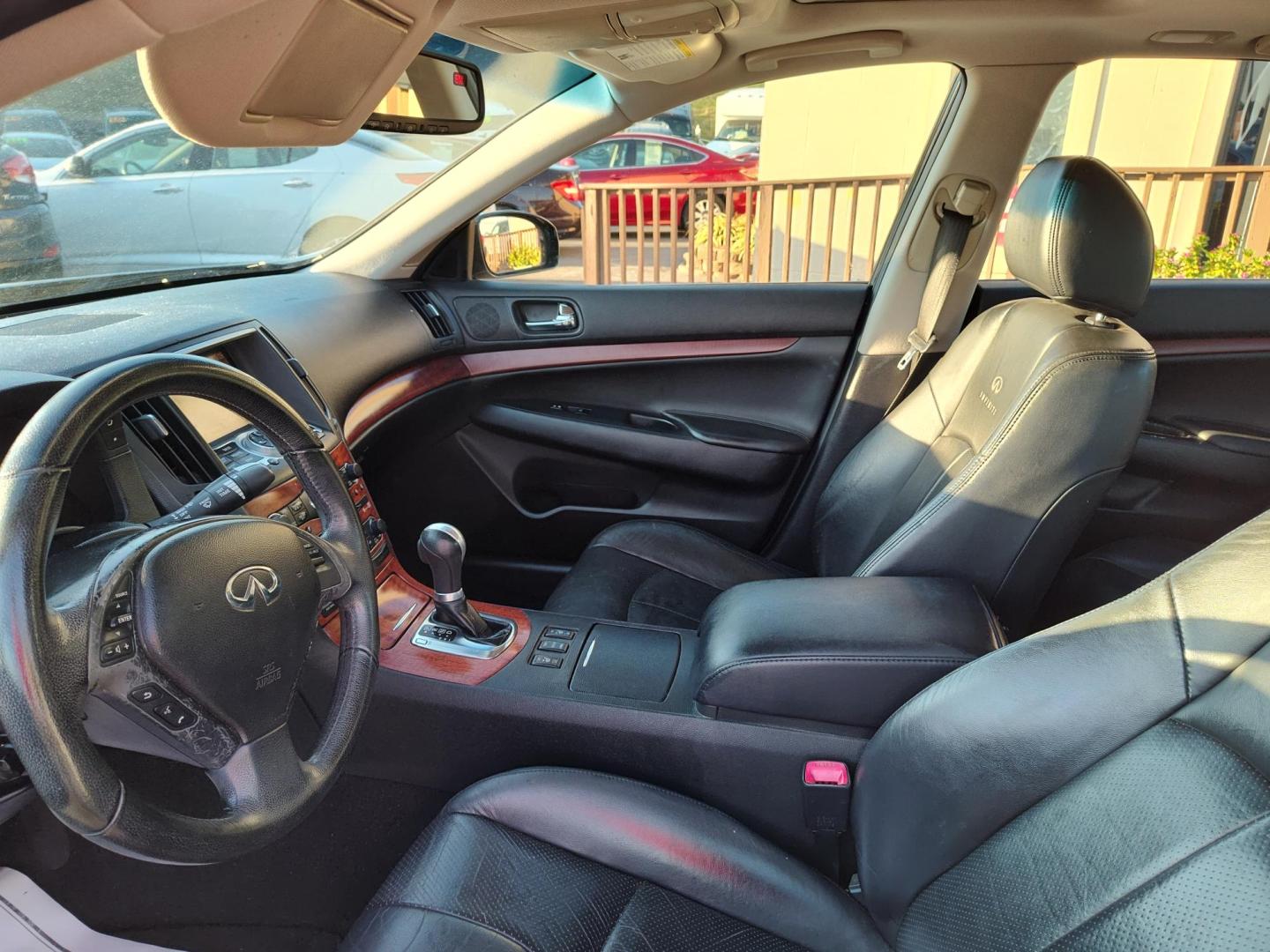 2007 Silver Infiniti G35 x AWD (JNKBV61F07M) with an 3.5L V6 DOHC 24V engine, 5-Speed Automatic Overdrive transmission, located at 5700 Curlew Drive, Norfolk, VA, 23502, (757) 455-6330, 36.841885, -76.209412 - Photo#6