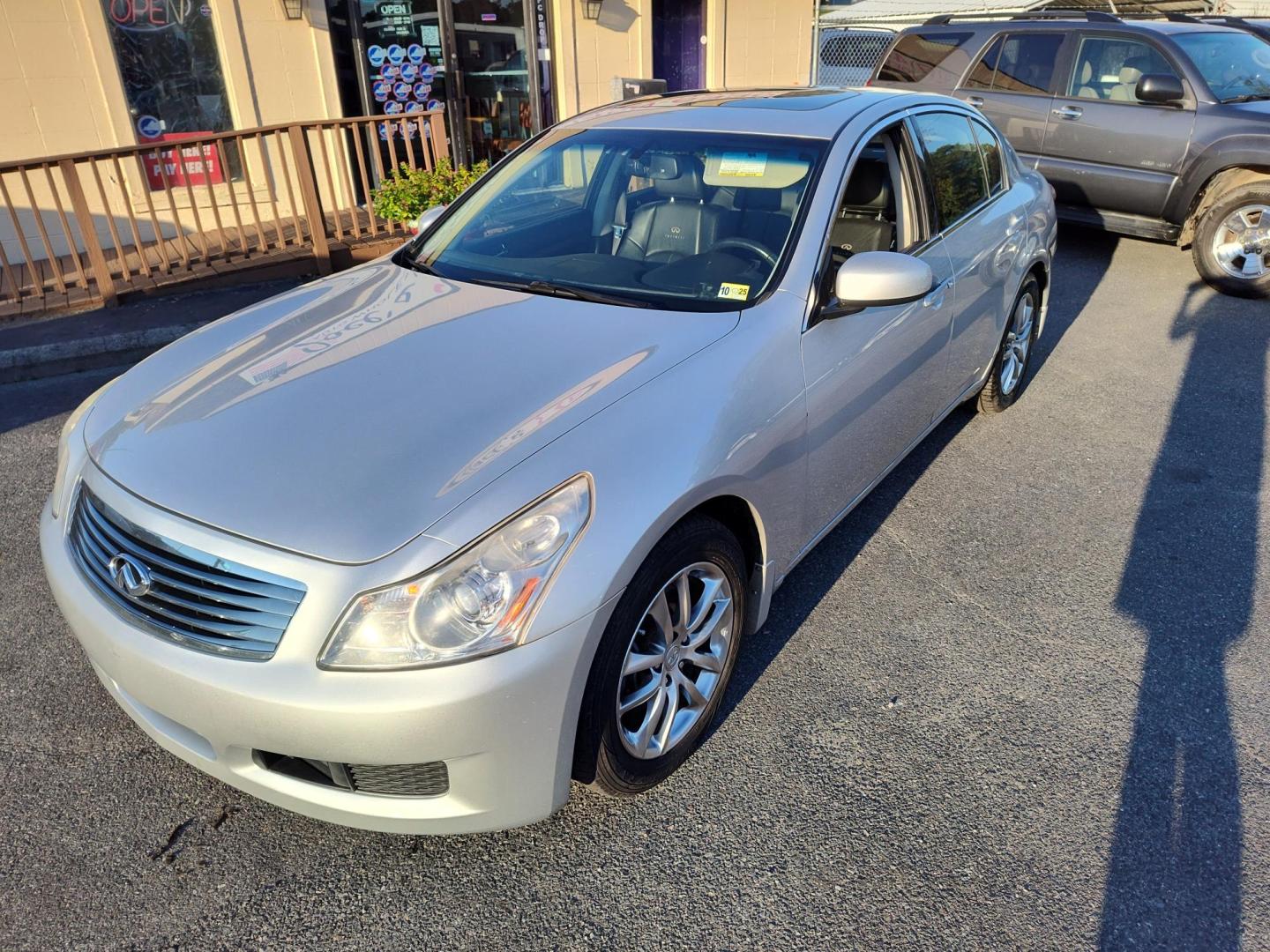 2007 Silver Infiniti G35 x AWD (JNKBV61F07M) with an 3.5L V6 DOHC 24V engine, 5-Speed Automatic Overdrive transmission, located at 5700 Curlew Drive, Norfolk, VA, 23502, (757) 455-6330, 36.841885, -76.209412 - Photo#7