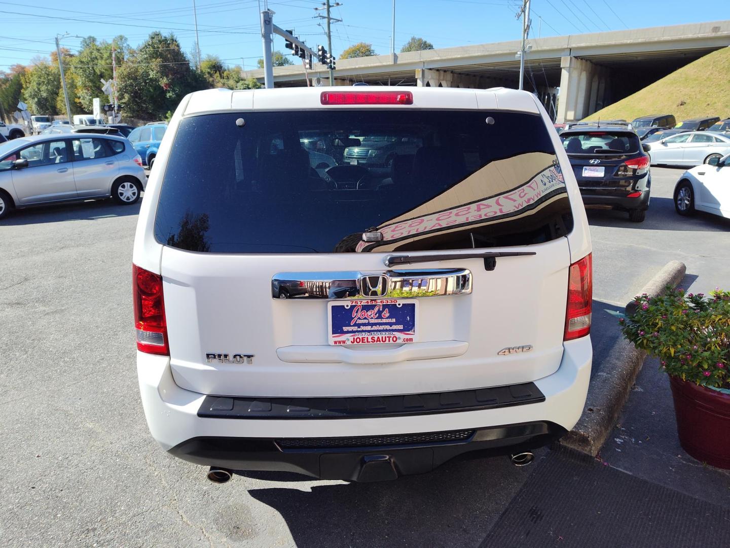 2013 WHITE Honda Pilot EX-L 4WD 5-Spd AT (5FNYF4H5XDB) with an 3.5L V6 SOHC 24V engine, 5-Speed Automatic transmission, located at 5700 Curlew Drive, Norfolk, VA, 23502, (757) 455-6330, 36.841885, -76.209412 - Photo#14