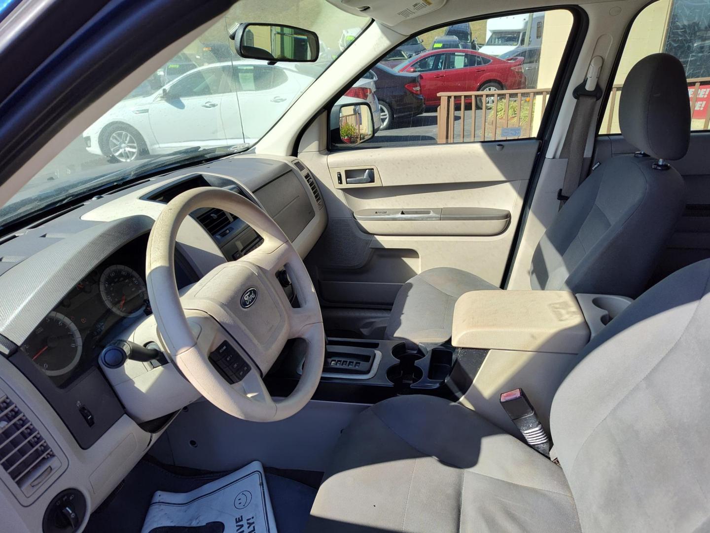 2008 Blue Ford Escape XLS 2WD AT (1FMCU02Z58K) with an 2.3L L4 DOHC 16V engine, 4-Speed Automatic Overdrive transmission, located at 5700 Curlew Drive, Norfolk, VA, 23502, (757) 455-6330, 36.841885, -76.209412 - Photo#6