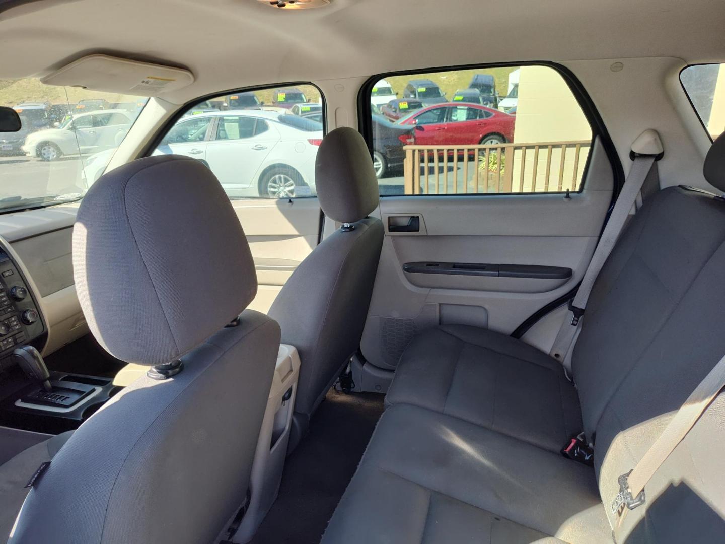 2008 Blue Ford Escape XLS 2WD AT (1FMCU02Z58K) with an 2.3L L4 DOHC 16V engine, 4-Speed Automatic Overdrive transmission, located at 5700 Curlew Drive, Norfolk, VA, 23502, (757) 455-6330, 36.841885, -76.209412 - Photo#8