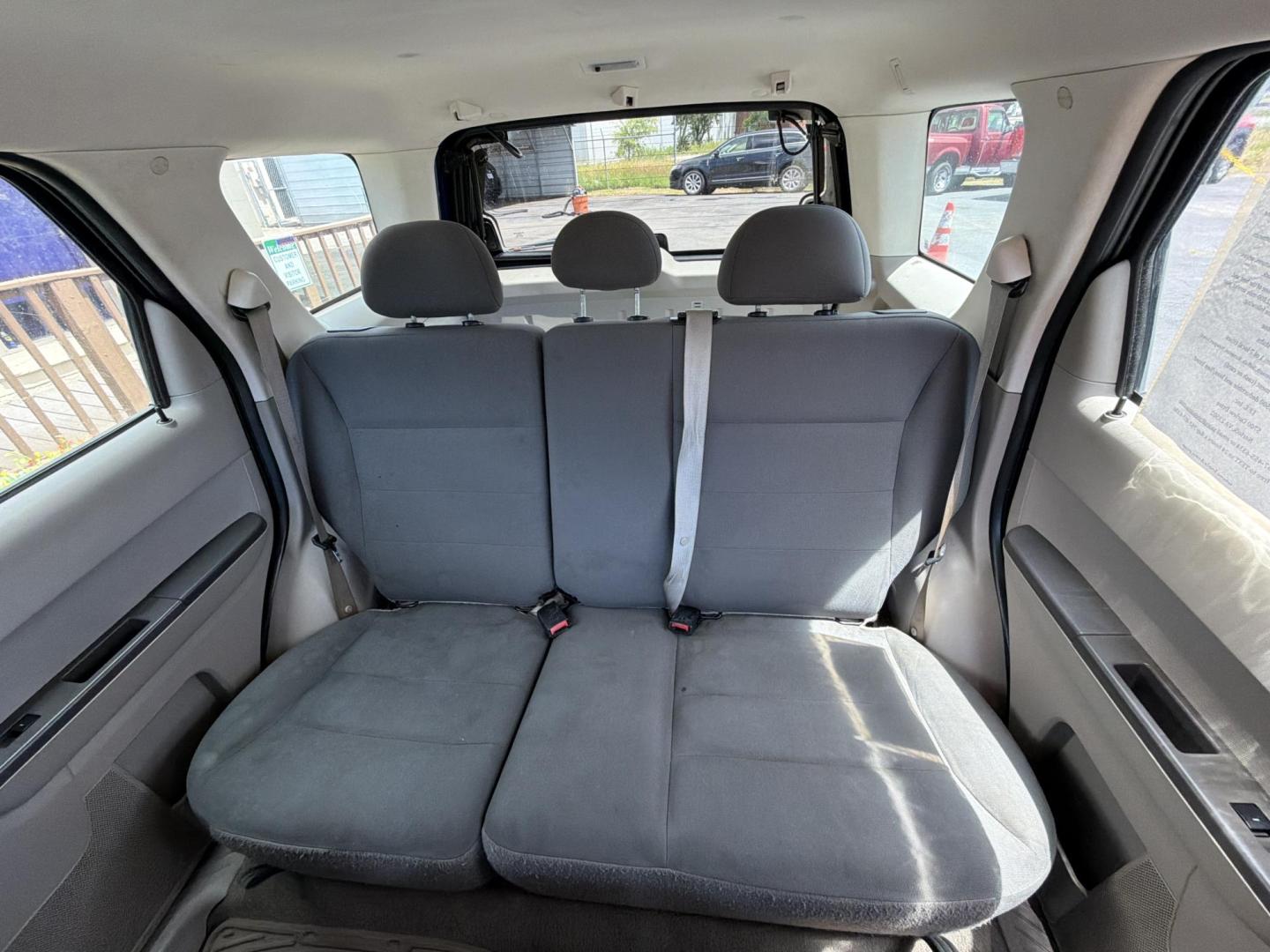 2008 Blue Ford Escape XLS 2WD AT (1FMCU02Z58K) with an 2.3L L4 DOHC 16V engine, 4-Speed Automatic Overdrive transmission, located at 5700 Curlew Drive, Norfolk, VA, 23502, (757) 455-6330, 36.841885, -76.209412 - Photo#8