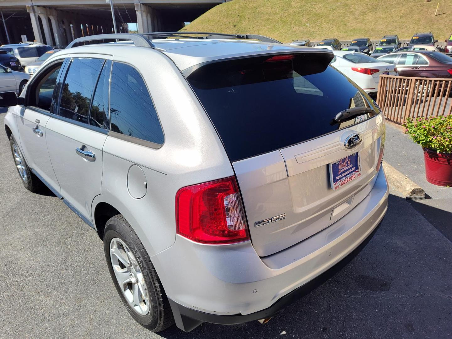 2013 Silver Ford Edge SE AWD (2FMDK4GC1DB) with an 3.5L V6 DOHC 24V engine, 6-Speed Automatic transmission, located at 5700 Curlew Drive, Norfolk, VA, 23502, (757) 455-6330, 36.841885, -76.209412 - Photo#13