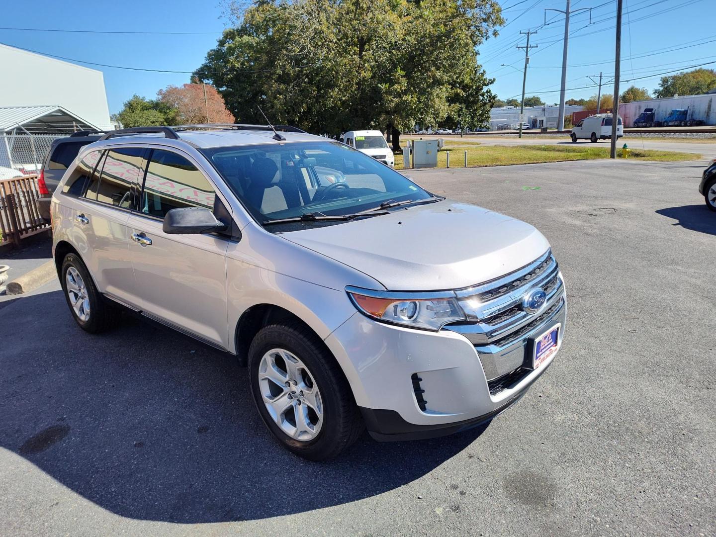 2013 Silver Ford Edge SE AWD (2FMDK4GC1DB) with an 3.5L V6 DOHC 24V engine, 6-Speed Automatic transmission, located at 5700 Curlew Drive, Norfolk, VA, 23502, (757) 455-6330, 36.841885, -76.209412 - Photo#18