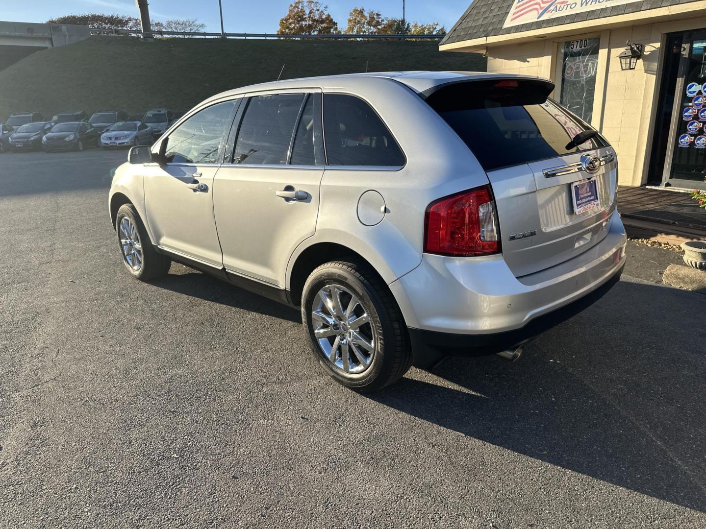 2013 Ford Edge Limited FWD (2FMDK3KC7DB) with an 3.5L V6 DOHC 24V engine, 6-Speed Automatic transmission, located at 5700 Curlew Drive, Norfolk, VA, 23502, (757) 455-6330, 36.841885, -76.209412 - Photo#4