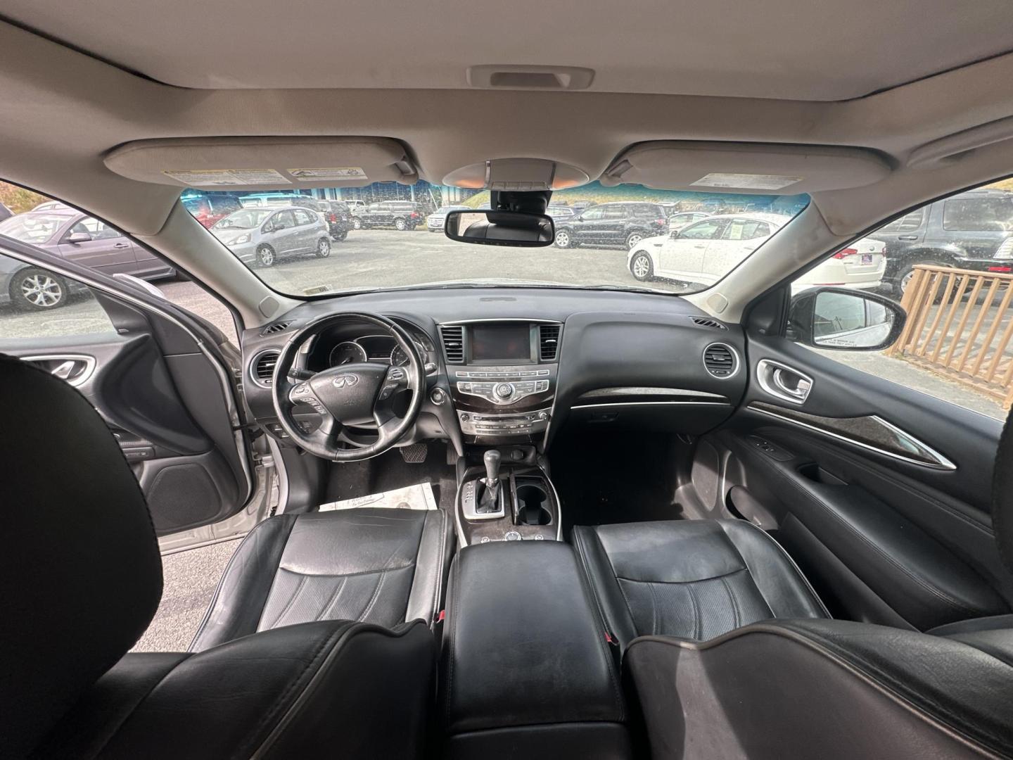 2015 Silver Infiniti QX60 Base AWD (5N1AL0MM7FC) with an 3.5L V6 DOHC 24V engine, Continuously Variable Transmission transmission, located at 5700 Curlew Drive, Norfolk, VA, 23502, (757) 455-6330, 36.841885, -76.209412 - Photo#6