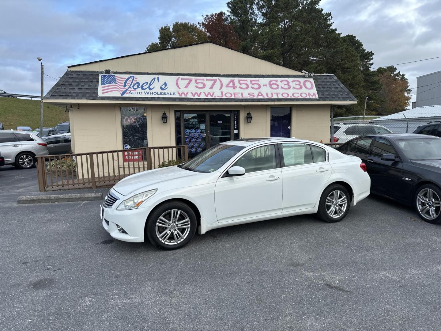 2013 WHITE Infiniti G Sedan 37x AWD (JN1CV6AR8DM) with an 3.7L V6 DOHC 24V engine, 5-Speed Automatic transmission, located at 5700 Curlew Drive, Norfolk, VA, 23502, (757) 455-6330, 36.841885, -76.209412 - Photo#0