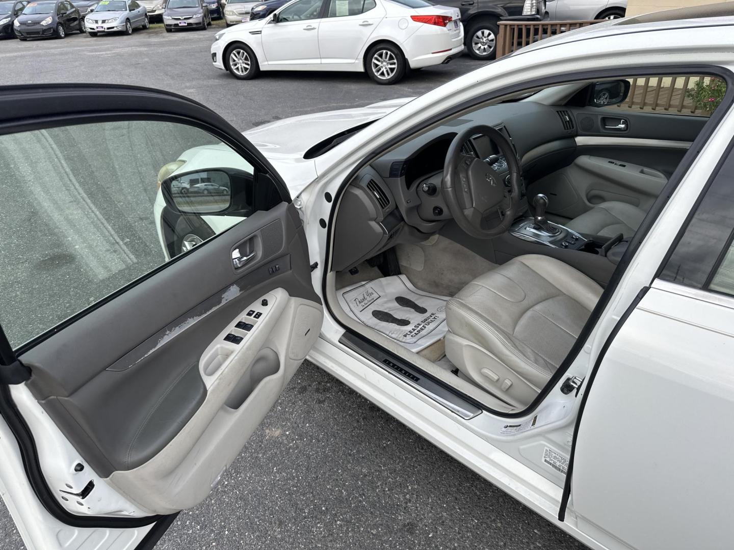 2013 WHITE Infiniti G Sedan 37x AWD (JN1CV6AR8DM) with an 3.7L V6 DOHC 24V engine, 5-Speed Automatic transmission, located at 5700 Curlew Drive, Norfolk, VA, 23502, (757) 455-6330, 36.841885, -76.209412 - Photo#5