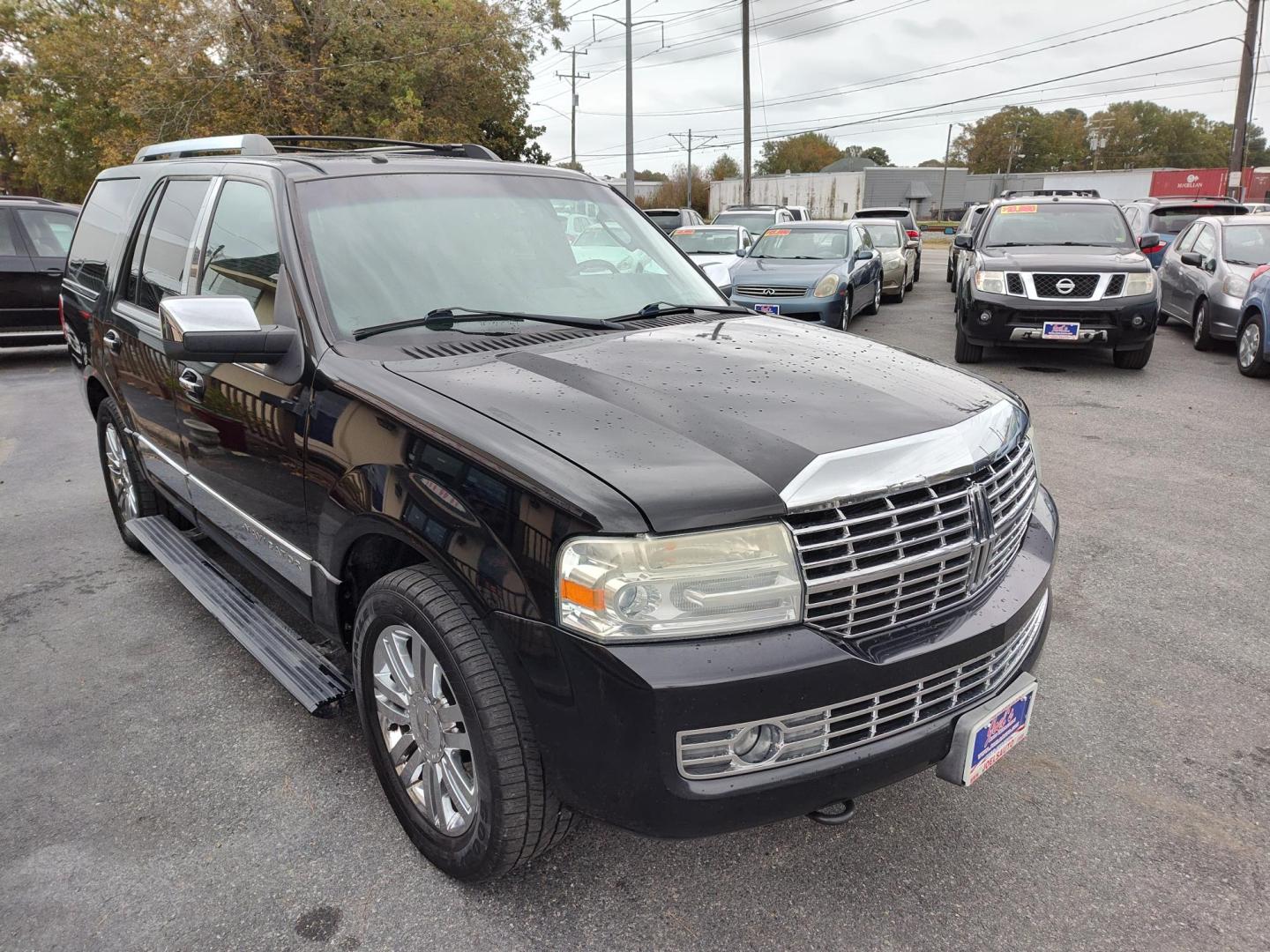 2007 Black Lincoln Navigator 2WD Luxury (5LMFU27577L) with an 5.4L V8 SOHC 24V engine, 6-Speed Automatic Overdrive transmission, located at 5700 Curlew Drive, Norfolk, VA, 23502, (757) 455-6330, 36.841885, -76.209412 - Photo#1