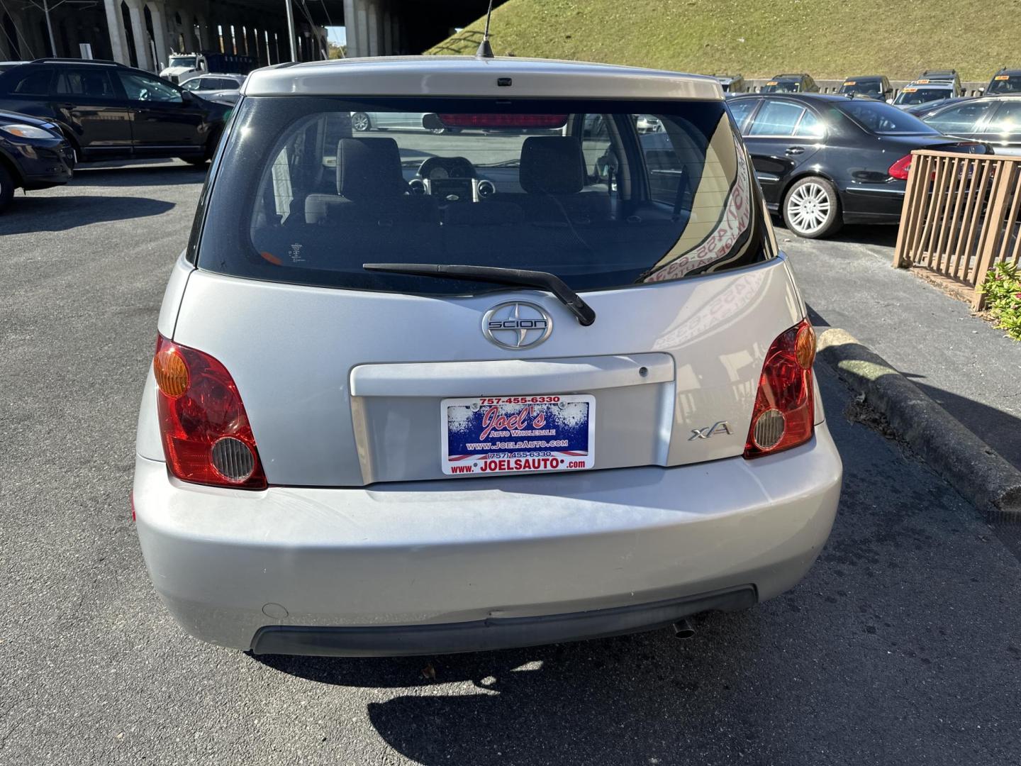 2005 Silver Scion xA Hatchback (JTKKT604050) with an 1.5L L4 DOHC 16V engine, located at 5700 Curlew Drive, Norfolk, VA, 23502, (757) 455-6330, 36.841885, -76.209412 - Photo#2