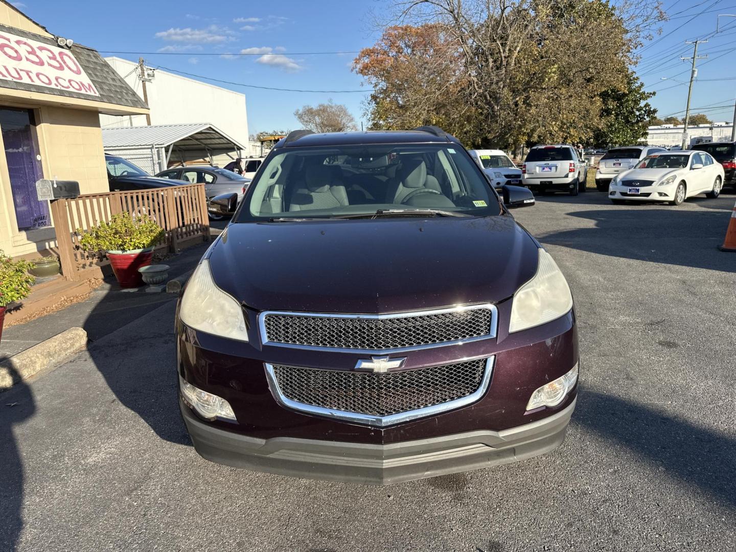 2010 Burgundy Chevrolet Traverse LT1 FWD (1GNLRFED2AS) with an 3.6L V6 DOHC 24V engine, 6-Speed Automatic transmission, located at 5700 Curlew Drive, Norfolk, VA, 23502, (757) 455-6330, 36.841885, -76.209412 - Photo#4