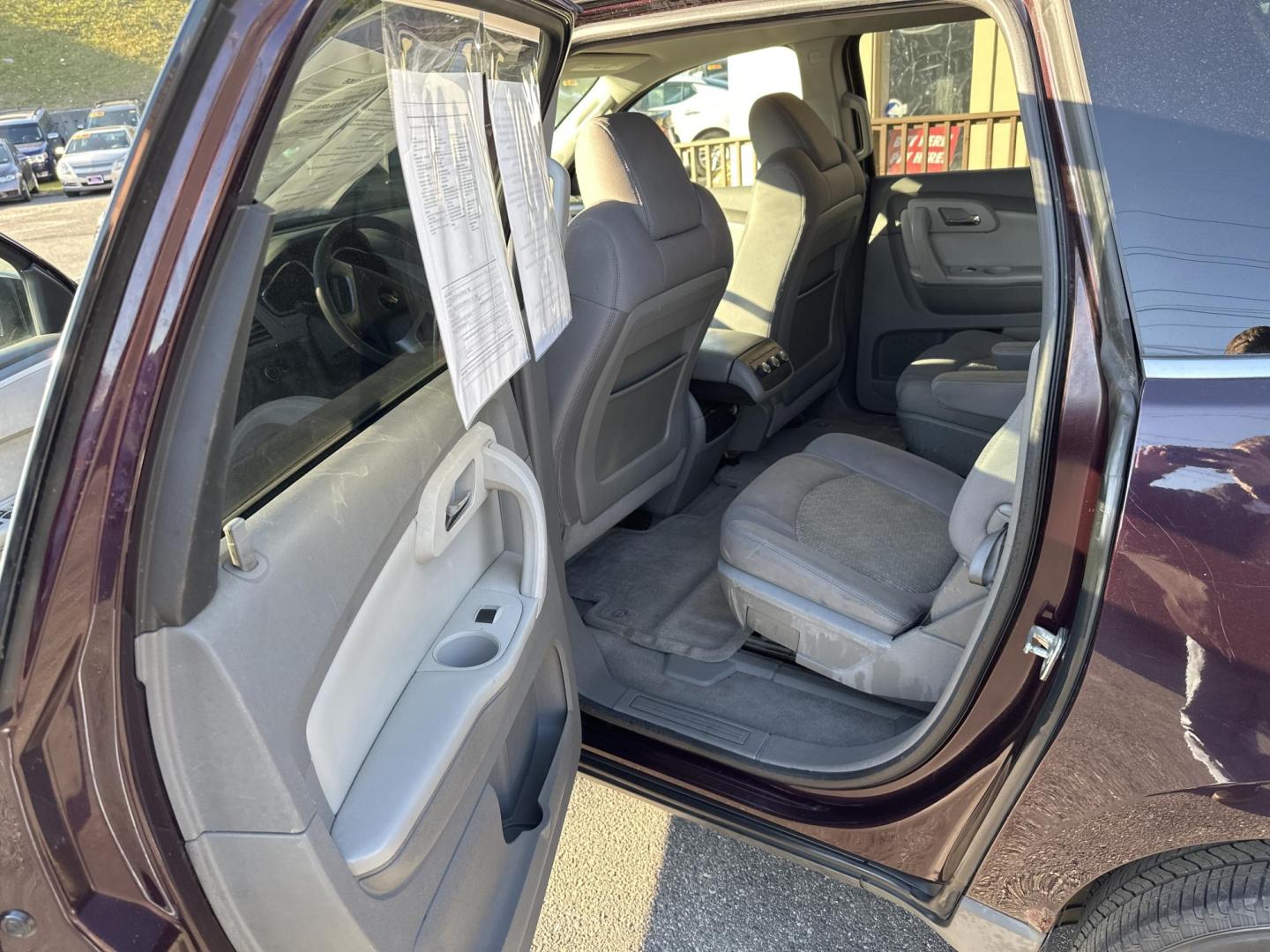 2010 Burgundy Chevrolet Traverse LT1 FWD (1GNLRFED2AS) with an 3.6L V6 DOHC 24V engine, 6-Speed Automatic transmission, located at 5700 Curlew Drive, Norfolk, VA, 23502, (757) 455-6330, 36.841885, -76.209412 - Photo#7