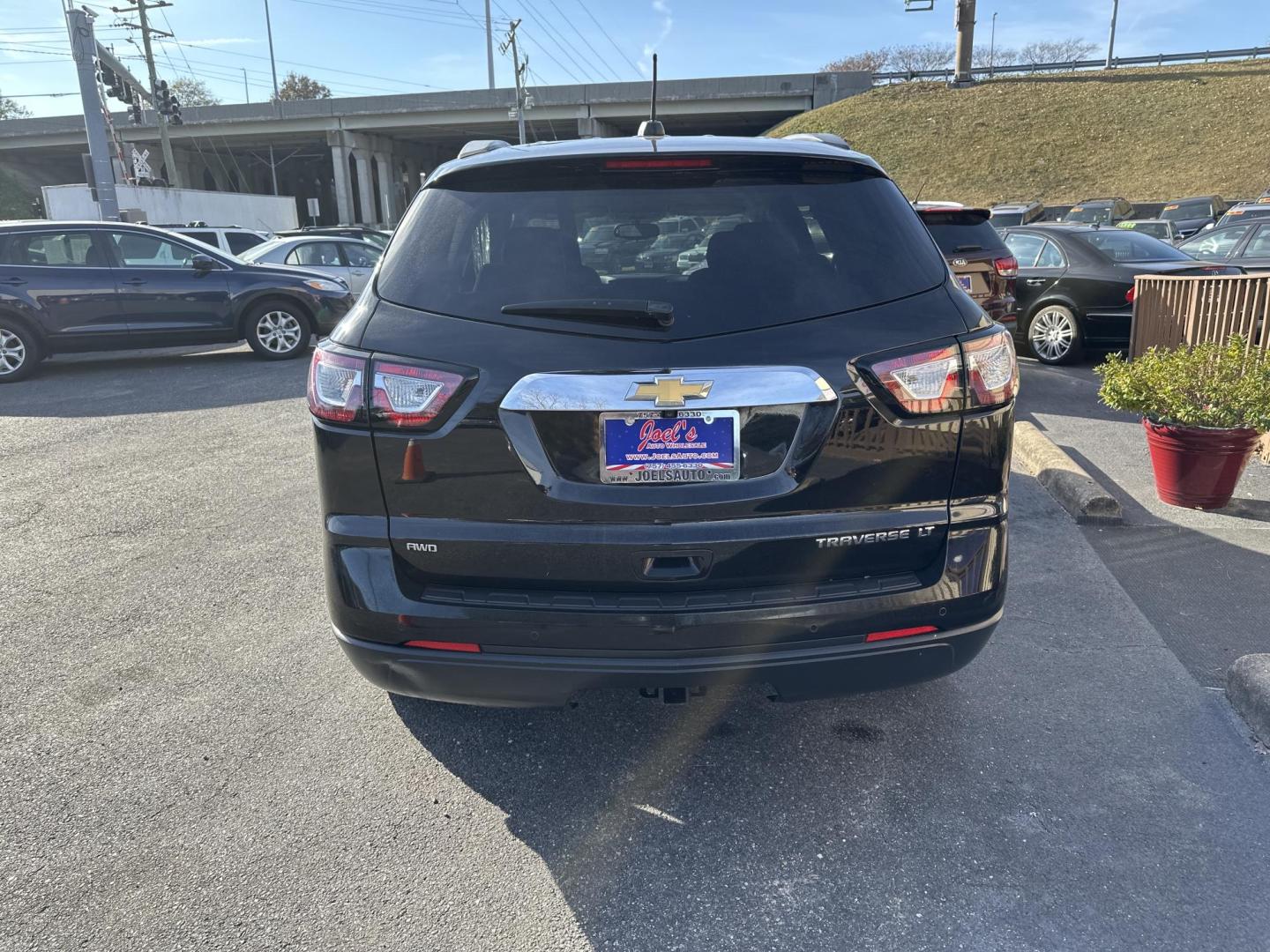 2016 Black Chevrolet Traverse 1LT AWD (1GNKVGKD0GJ) with an 3.6L V6 DOHC 24V engine, 6A transmission, located at 5700 Curlew Drive, Norfolk, VA, 23502, (757) 455-6330, 36.841885, -76.209412 - Photo#1