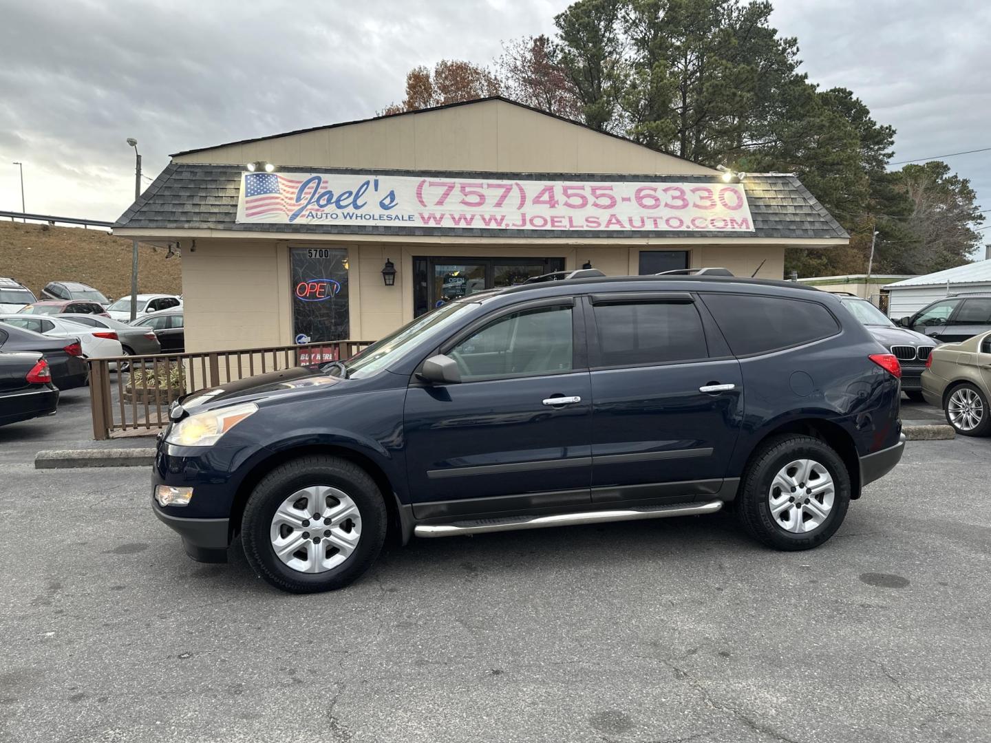 2012 Blue Chevrolet Traverse LS AWD (1GNKVEED1CJ) with an 3.6L V6 DOHC 24V engine, 6-Speed Automatic transmission, located at 5700 Curlew Drive, Norfolk, VA, 23502, (757) 455-6330, 36.841885, -76.209412 - Photo#0