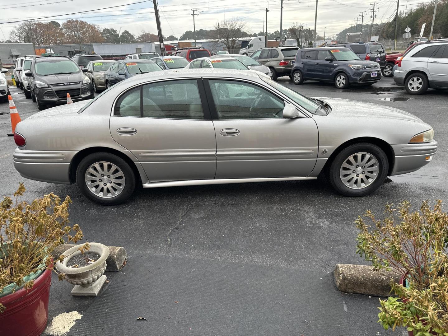 2005 Silver Buick LeSabre Custom (1G4HP52K25U) with an 3.8L V6 OHV 12V engine, 4-Speed Automatic Overdrive transmission, located at 5700 Curlew Drive, Norfolk, VA, 23502, (757) 455-6330, 36.841885, -76.209412 - Photo#2