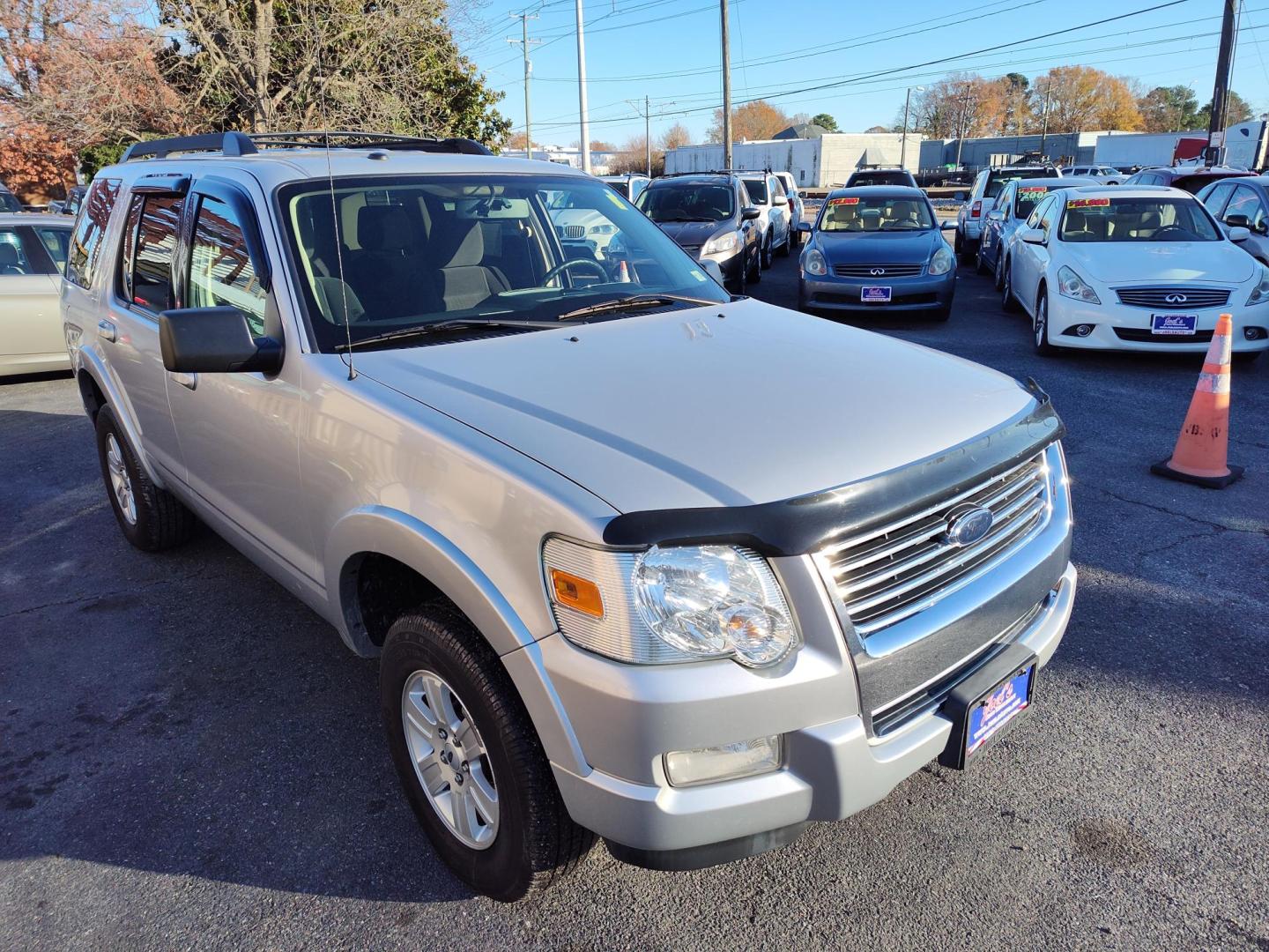 2010 Silver Ford Explorer XLT 4.0L 2WD (1FMEU6DE9AU) with an 4.0L V6 SOHC 16V engine, 5-Speed Automatic transmission, located at 5700 Curlew Drive, Norfolk, VA, 23502, (757) 455-6330, 36.841885, -76.209412 - Photo#3