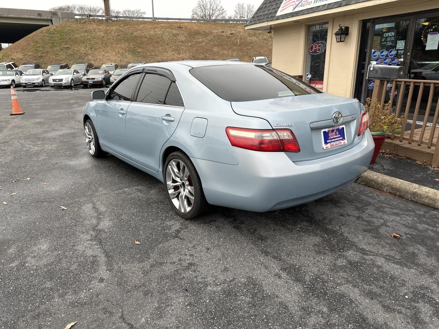 2009 Blue Toyota Camry CE 5-Spd AT (4T1BE46KX9U) with an 2.4L L4 DOHC 16V engine, 5-Speed Automatic Overdrive transmission, located at 5700 Curlew Drive, Norfolk, VA, 23502, (757) 455-6330, 36.841885, -76.209412 - Photo#3