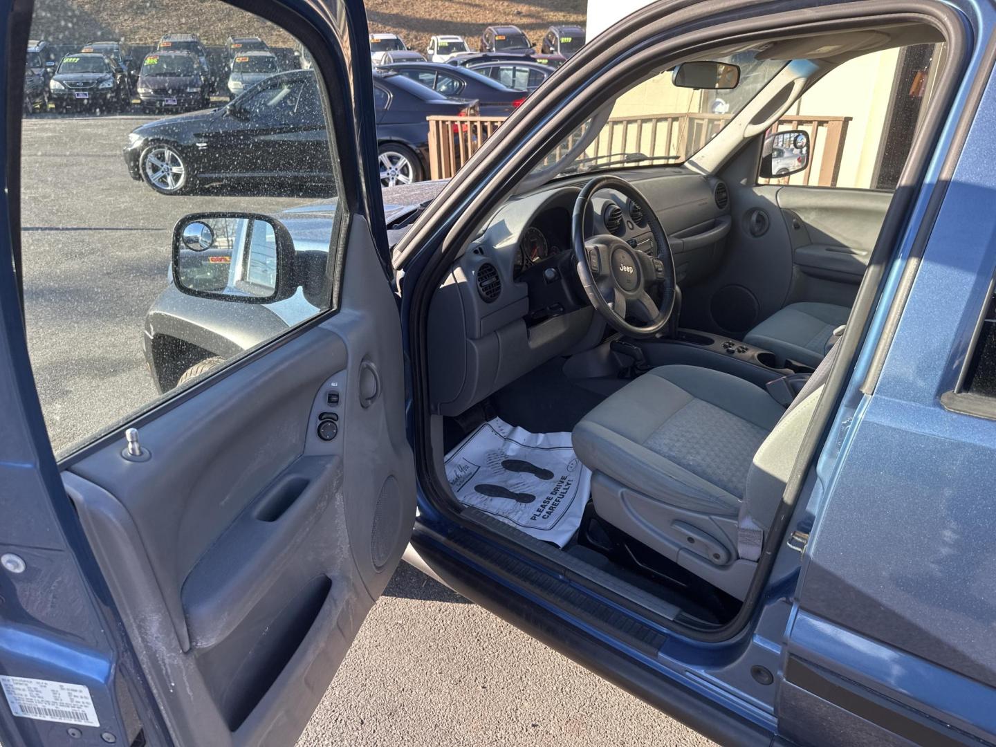 2005 Blue Jeep Liberty Rocky Mountain Edition 4WD (1J4GL48K55W) with an 3.7L V6 SOHC 12V engine, 4-Speed Automatic Overdrive transmission, located at 5700 Curlew Drive, Norfolk, VA, 23502, (757) 455-6330, 36.841885, -76.209412 - Photo#5